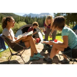 Quechua CHAISE BASSE PLIANTE DE CAMPING MH500 GRIS 18 Quechua CHAISE BASSE PLIANTE DE CAMPING MH500 GRIS -Offres Camping Boutique chaise basse pliante de camping mh500 gris 6