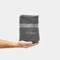 Quechua COUVERTURE EN POLAIRE - 150 X 130 CM 9 Quechua COUVERTURE EN POLAIRE - 150 X 130 CM -Offres Camping Boutique couverture en polaire 150 x 130 cm 2